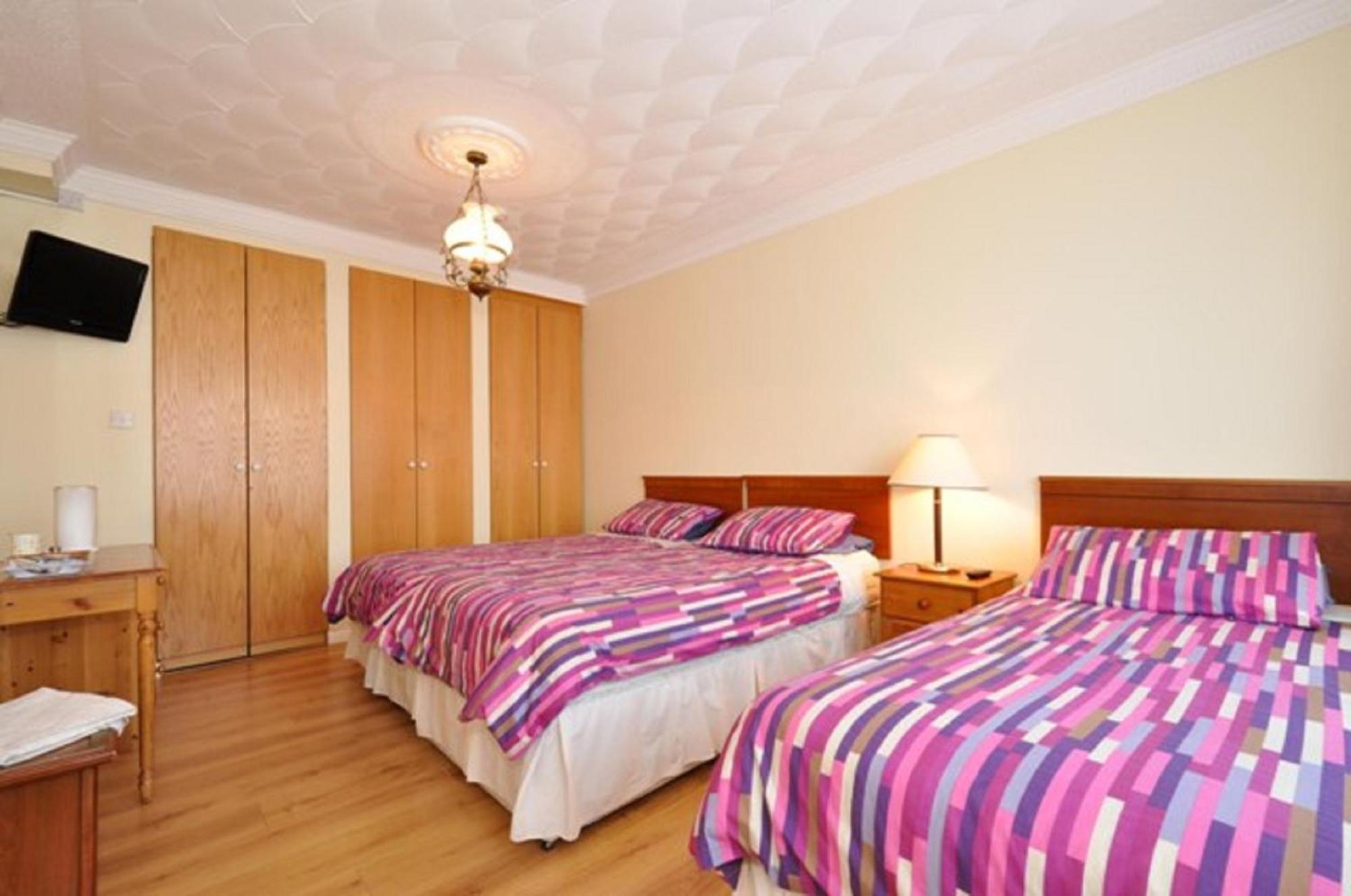 גלוואיי Lynfield Guest House מראה חיצוני תמונה
